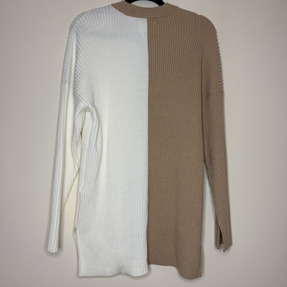 ABERCROMBIE + FITCH Soft Af Collection Cozy Ribbed Two Toned Color Block Sweater - Picture 7 of 10